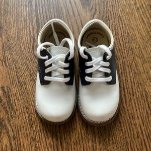 Footmates Oxford lace up boys shoe 7.5t